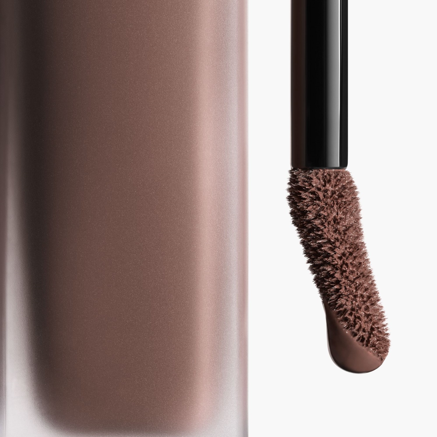 LA BARRA DE LABIOS LÍQUIDA MATE INTENSA DE LARGA DURACIÓN
